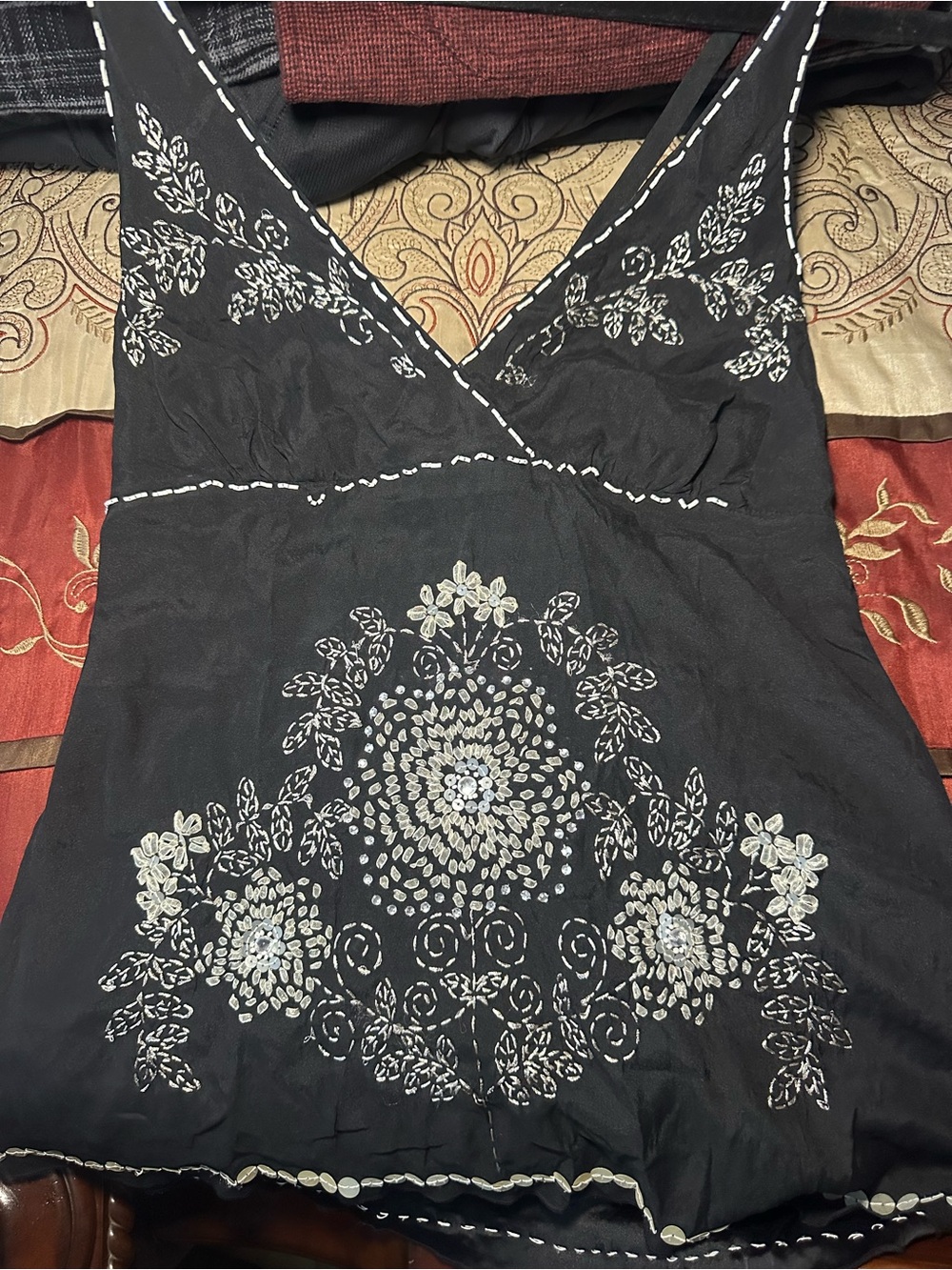 bebe Black Embroidered V-Neck Camisole - Picture 3 of 4